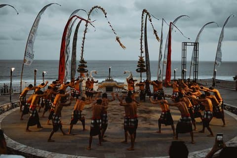 GWK & Uluwatu Tramonto Danza Kecak