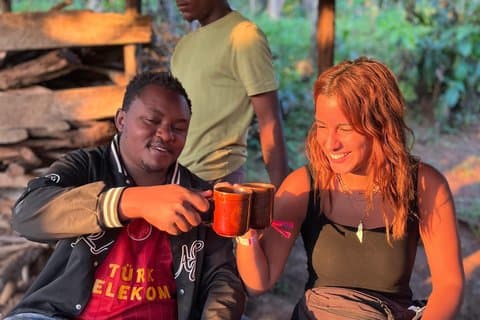 Rösten Sie Kaffee und besichtigen Sie eine Chagga-eigene Kaffeefarm