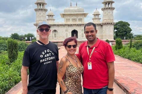 All inclusive Taj Mahal Day Trip from Jaipur Ending in Delhi