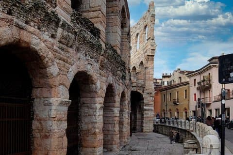 Verona in 1 day by train from Venice