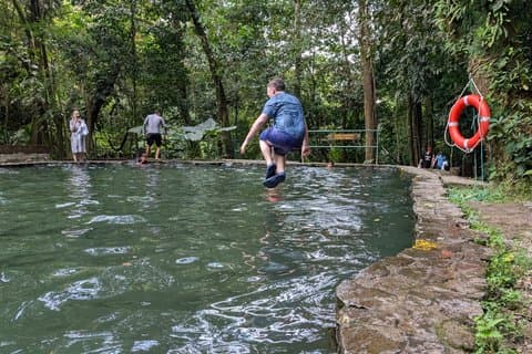 パナマ : 滝のある火山終日アドベンチャー旅行