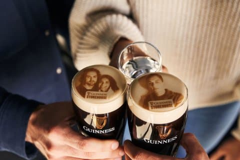 Guinness Storehouse billetter med en STOUTIE drink