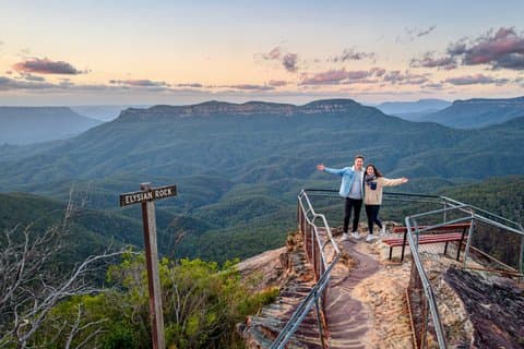 Blue Mountains Dual Valley Scenic Walk Guided Tour from Sydney