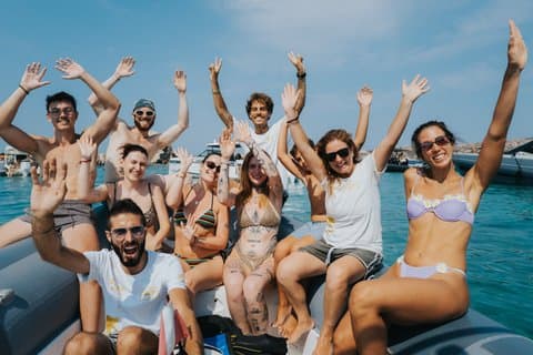 Snorkelen bij Caprera per rubberboot vanuit de La Maddalena-archipel.