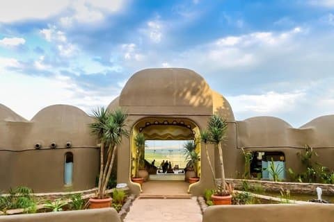 Visa tillgängliga rum för Serena Lodges Safari - High End