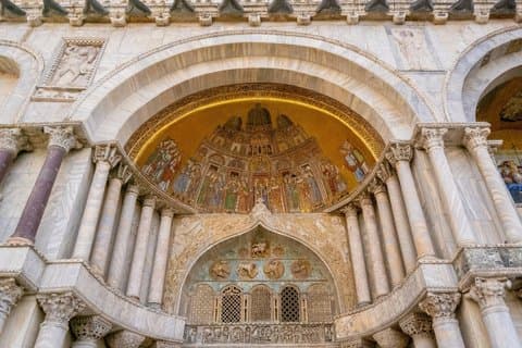 Venedig: Guidad tur i Dogepalatset och Markuskyrkan