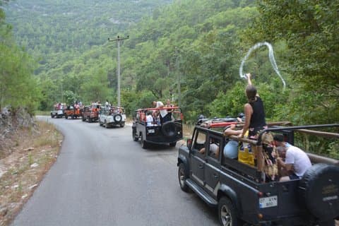 Alanya Jeep Safari i Taurus Mountains med frokost ved Dimcay River