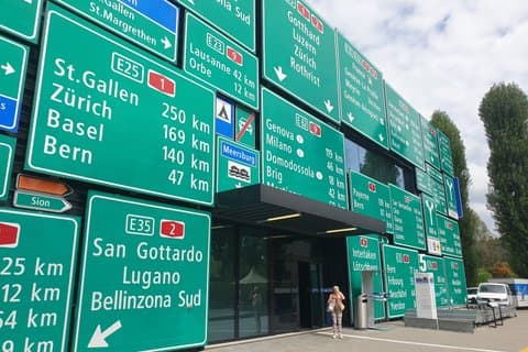 Inngang til det sveitsiske transportmuseet i Lucerne