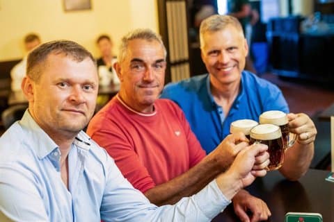 Tour a piedi della città vecchia di Praga e della birra con cena inclusa