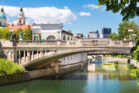 Tour privado de Ljubljana para famílias com crianças com passeio de barco