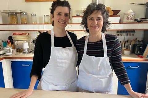 Ostuni: Tiramisù-Pizza cooking class cooked in a wood fired oven