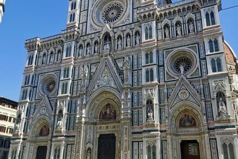 French walking tour with a licensed guide
