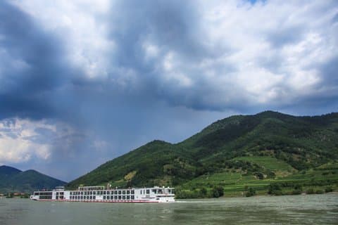 Prag nach Vilshofen Privater Transfer 2 Stunden Sightseeing