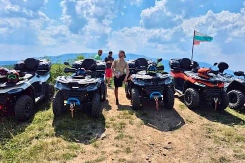 ATVオフロードツアーソフィアガイド付きクワッドバイク体験の近く
