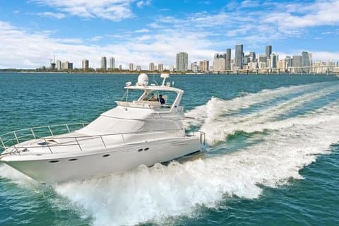 52 fot luksus yacht med 2 jet ski i Miami