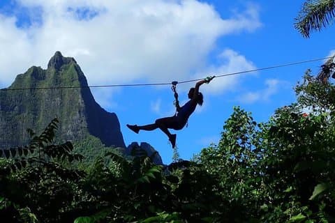 Moorea Hiking Belvedere 3 Zipline pine and lunch included
