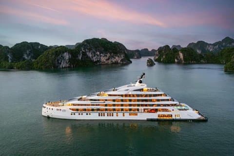 Baia di Ha Long: Grand Pioneers 6 - Crociera Star Luxury 2D1N