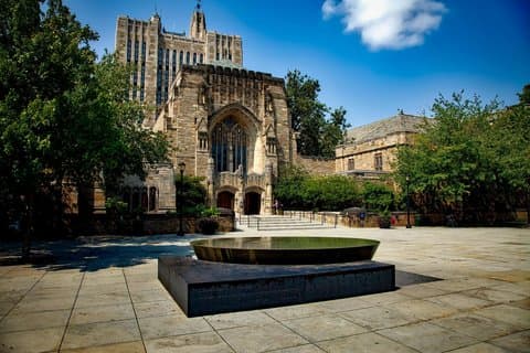 Zelfstandige wandeltocht door Yale University