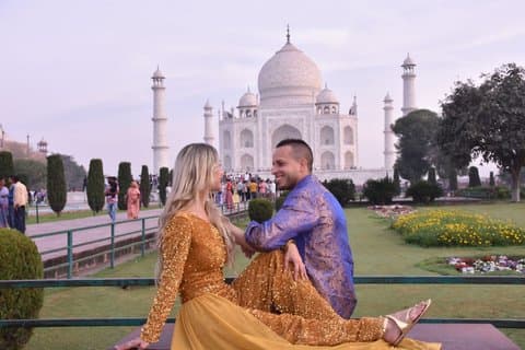 Taj Mahal: Express entré billet til solopgang tur med guide