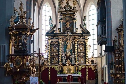 Krumlov sacré : Monastères et églises gothiques : Tour