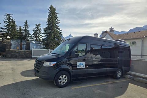 Private Airport Transfer YYC to Banff Canmore or Lake Louise