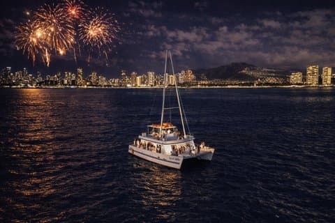 Waikiki vrijdag vuurwerk boottocht vanuit Oahu