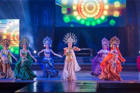 Chiang Mai Siam Dragon Cabaret Show com transferência de hotel
