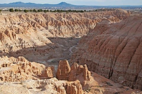Cathedral Gorge Heldagstur från Las Vegas