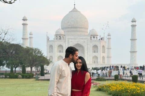 Taj Mahal Sunrise Tour Includes Entry Tickets and Guide