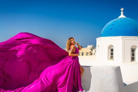 Esperienza fotografica in abito da volo a Santorini