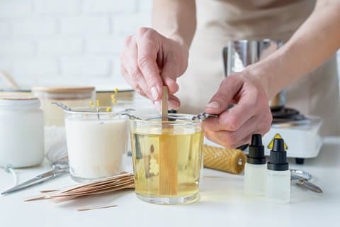 ワシントンのトレンディなローカルスポットでキャンドル作り体験