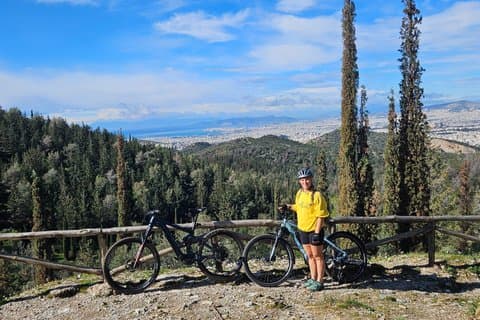 Atenas : Explora Hymettus y Kaisariani Monasteri con E-Bike