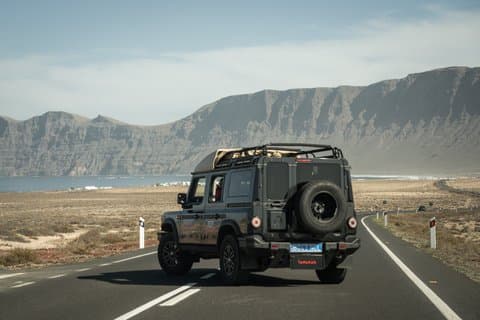 Escursione in fuoristrada a Lanzarote verso la spiaggia di Famara, Teguise e i vulcani.