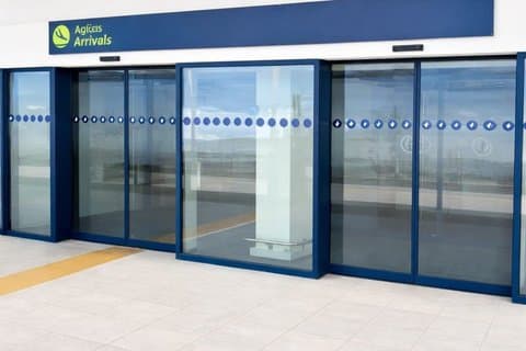 Mykonos Arrivo : Aeroporto privato e trasferimento dal porto 24 ore