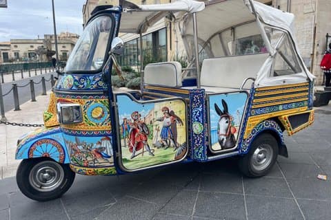 Passeio pela ilha de Ortigia, em Siracusa, pela TUK TUK