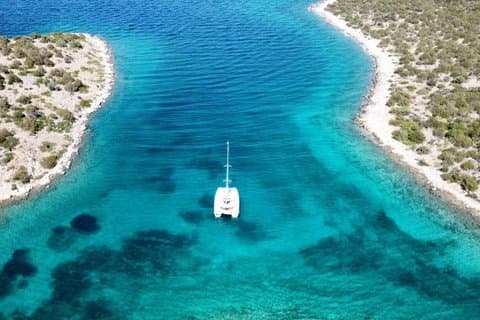 Athens Riviera Private Catamaran Cruise med lunsj og drikke