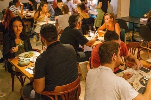 ベジタリアンまたはビーガン料理付きの半日トゥクトゥクツアー