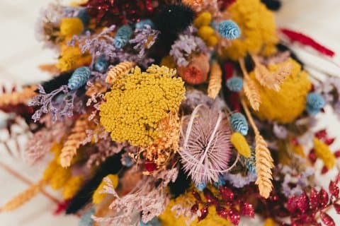 Gestalte deinen eigenen Trockenblumenstrauß