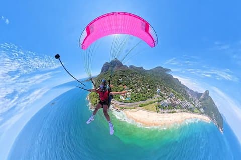 Paragliding i São Conrado