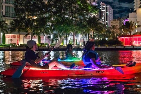 LED. Leichtes Kajak Miami City Lights