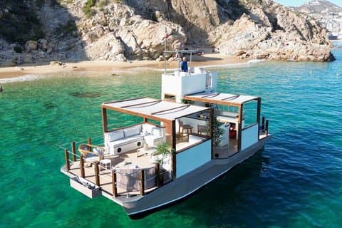 Cabos Premium Bar med kjøkkenmeny og tilpasset atmosfære for 8 personer