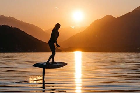 Estepona : Volare sopra l'acqua con una tavola da surf elettrica w foil