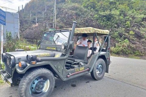 Jeep Tour Son Tra Mountain in Da Nang entdecken