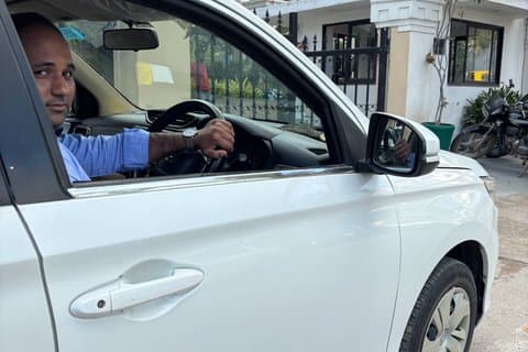 Privat Transfer Jaipur Til Udaipur Privat luftkonditioneret køretøj