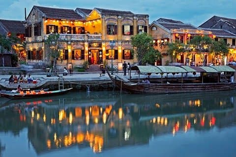 Hoi An Evening Market Paseo en barco por el río lleno de linternas