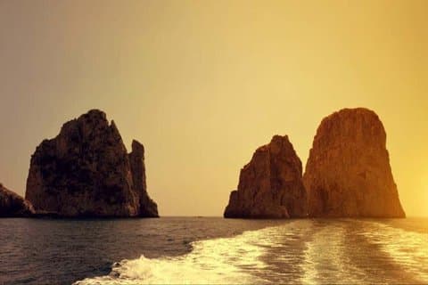 Sunset tour in Capri aboard a traditional boat