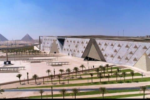 “Cairo Private Tour: Giza Pyramider, Sphinx & GEM Museum”