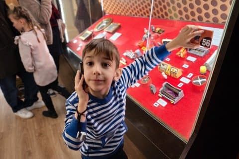 Brussel Kids Chocolate and Waffles Day Tour fra Paris