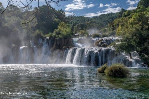 Krka Wasserfälle, Bootsfahrt & Skradin Schwimmen Flucht von Zadar