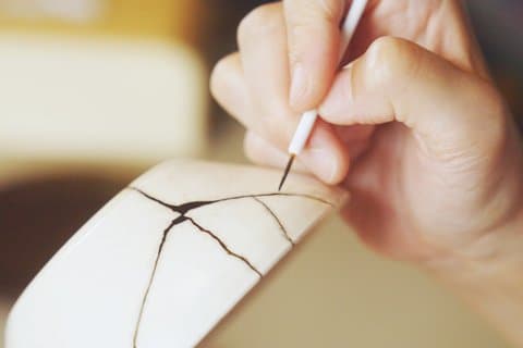 Tóquio : Oficina de reparação de ouro japonês Kintsugi em Shinjuku